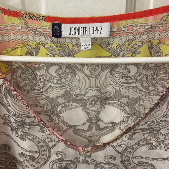 Pretty flowy blouse - Picture 2 of 3